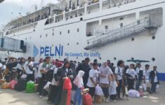 Arus mudik di pelabuhan Makassar. (Foto: Eranasional)